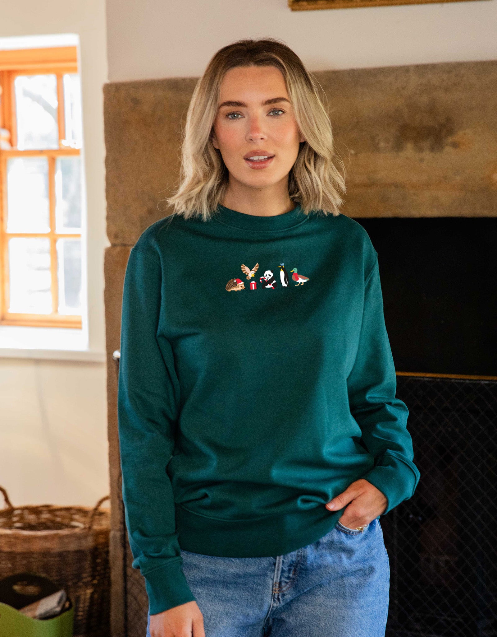 Christmas Embroidered Sweatshirt - Medium *SAMPBX1*