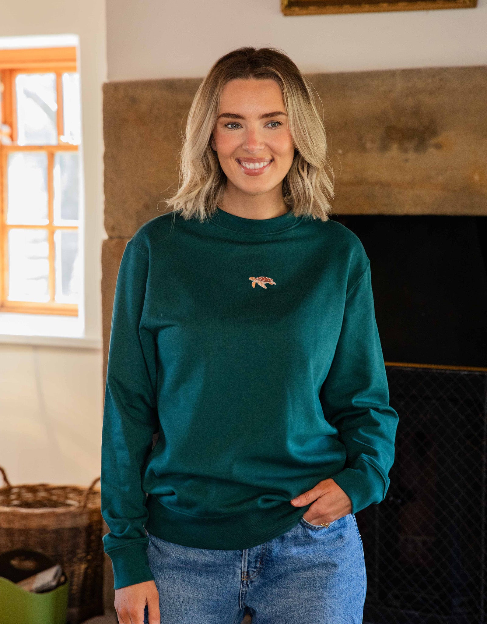 Sea Turtle Embroidered Unisex Sweatshirt