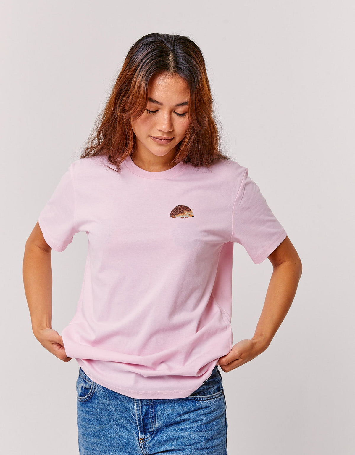Hedgehog embroidered light pink t-shirt